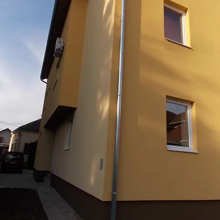 Kety Apartment *